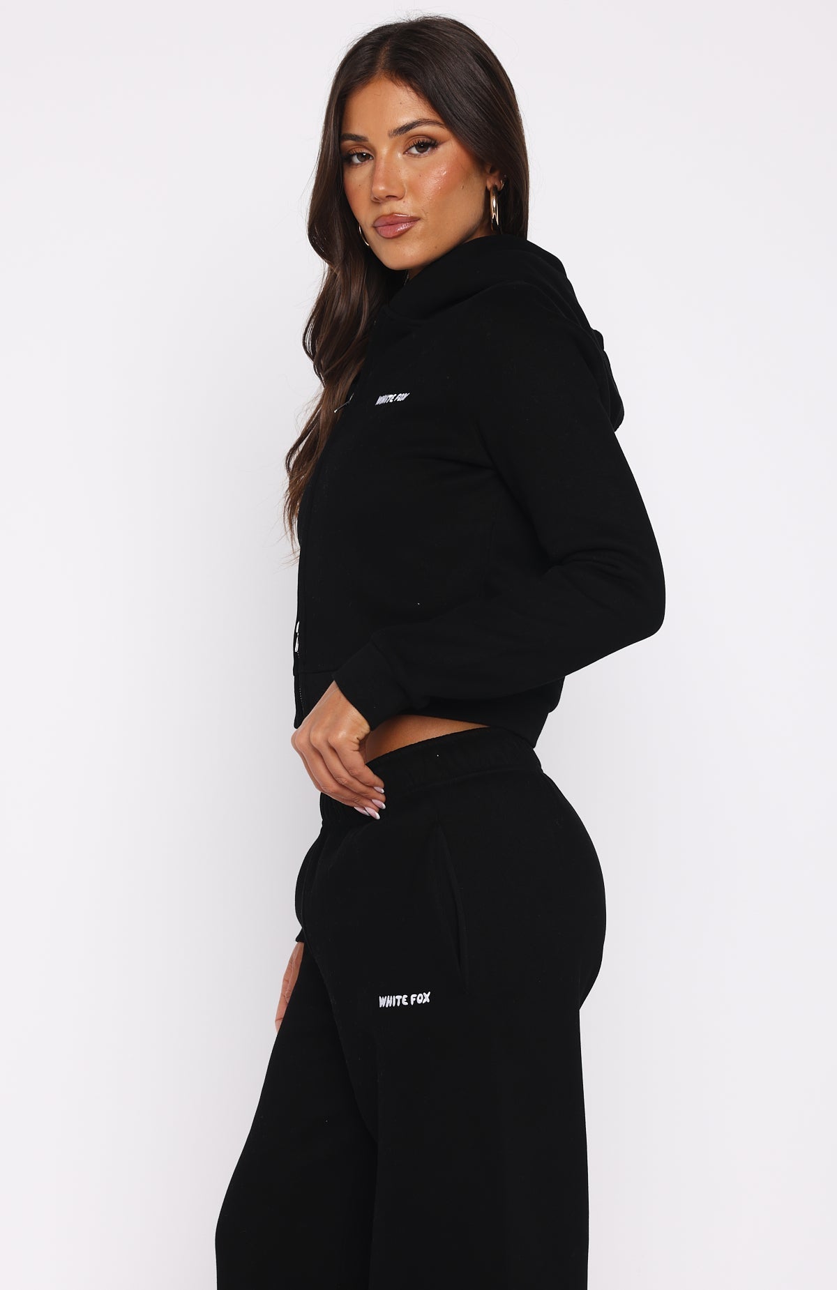 Comfy And Cute Slim Zip Front Hoodie - Black